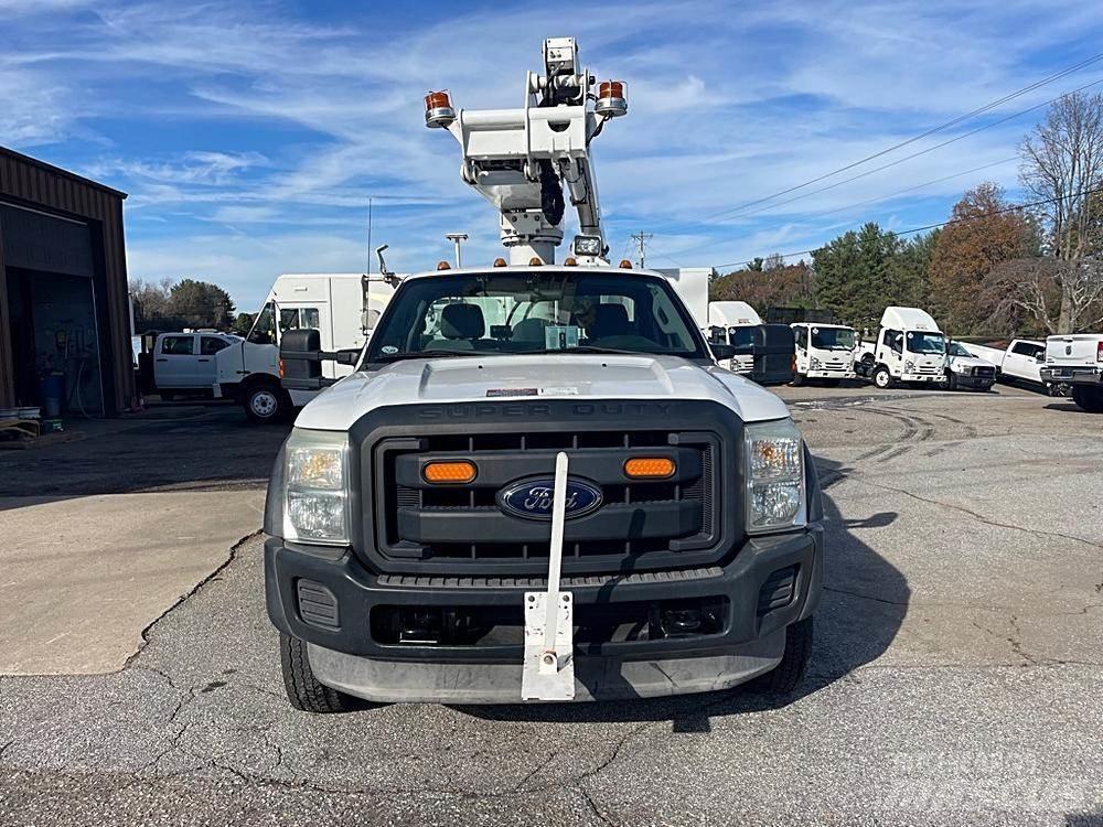 Ford F-450 Plataformas aéreas montadas em camião