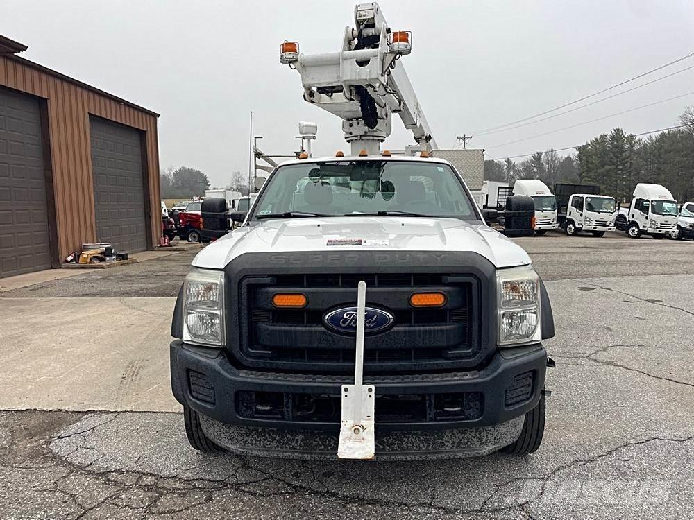 Ford F-450 Plataformas aéreas montadas em camião