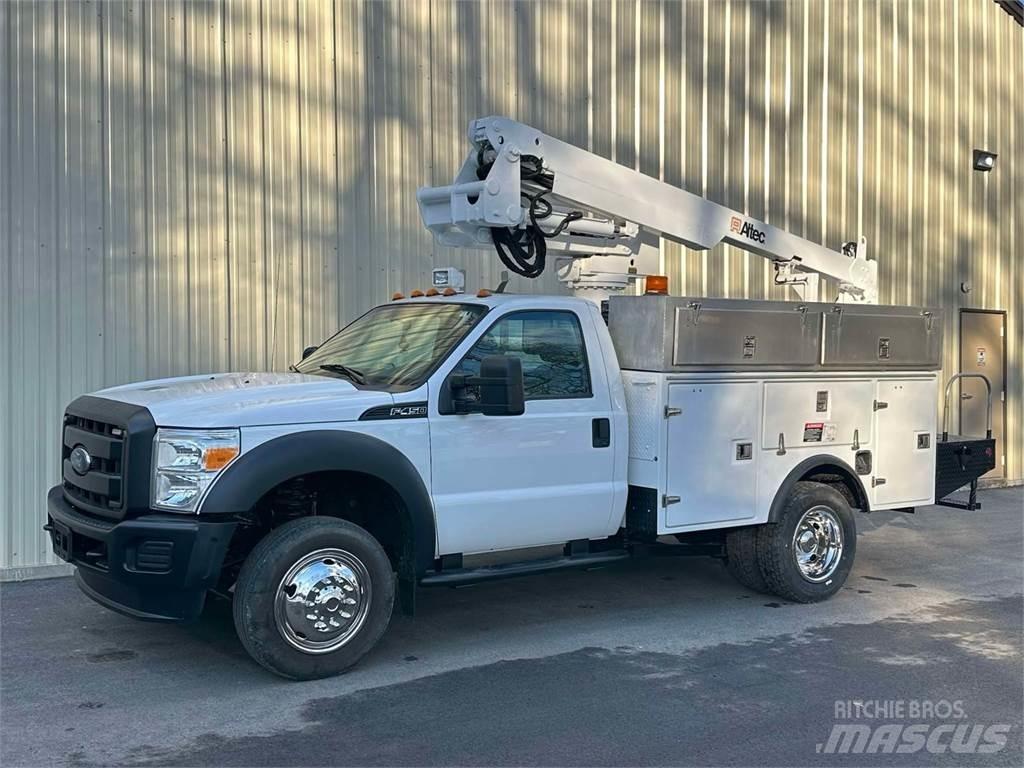 Ford F-450 Plataformas aéreas montadas em camião