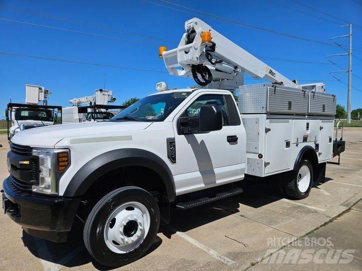 Ford F-450 Plataformas aéreas montadas em camião