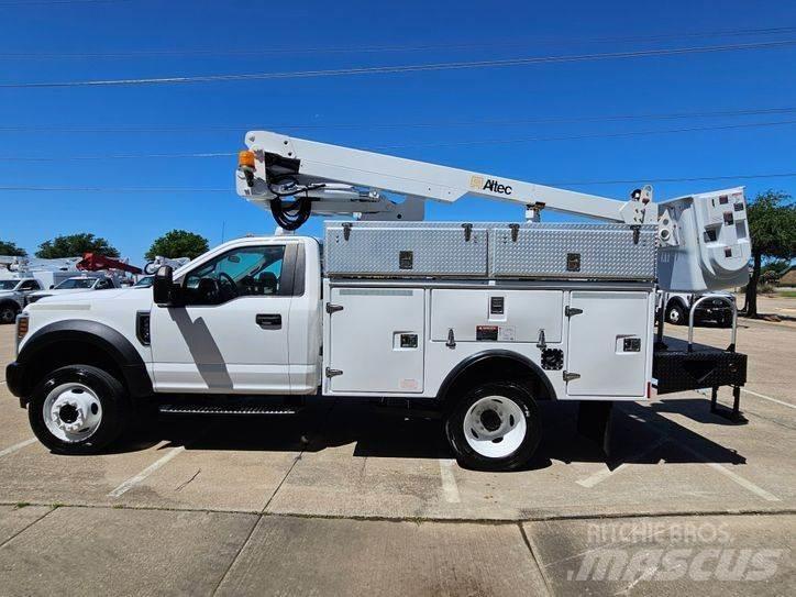 Ford F-450 Plataformas aéreas montadas em camião