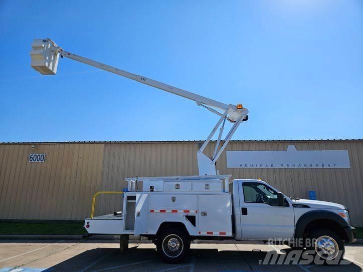 Ford F-450 Plataformas aéreas montadas em camião