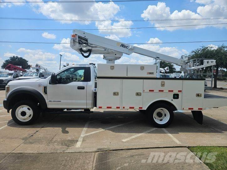 Ford F-450 Plataformas aéreas montadas em camião