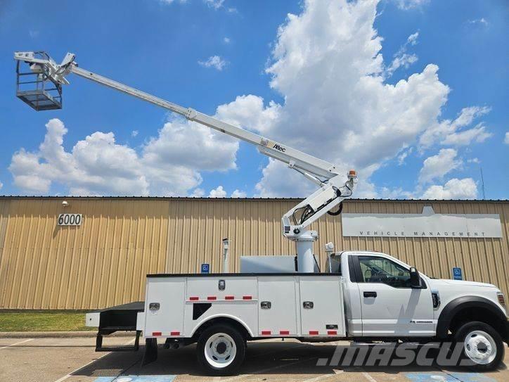 Ford F-450 Plataformas aéreas montadas em camião