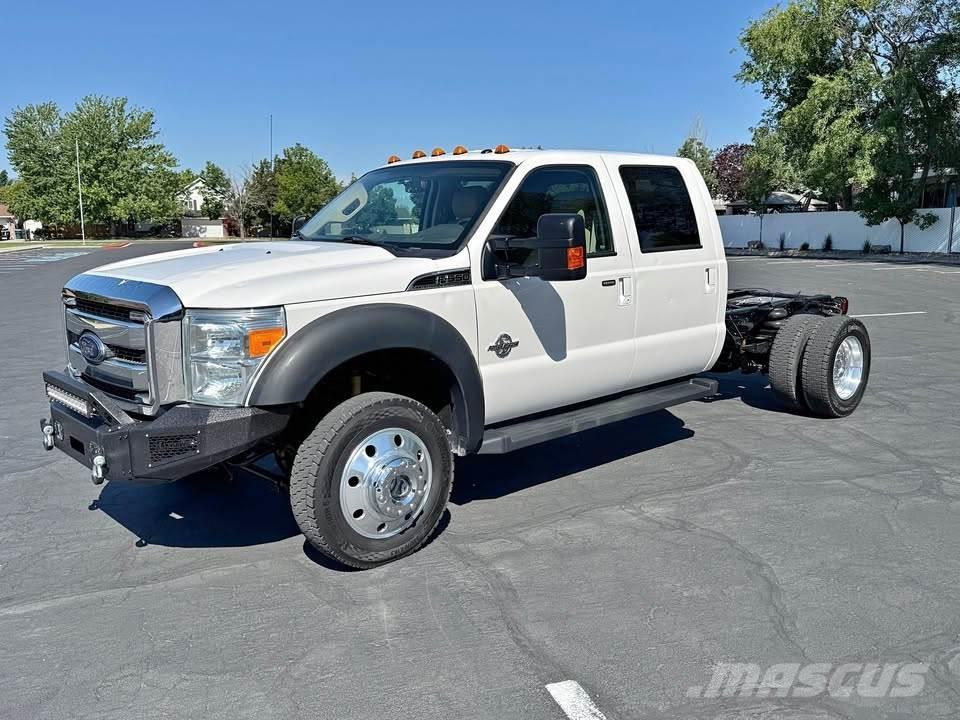 Ford F-550 Camiões de chassis e cabine
