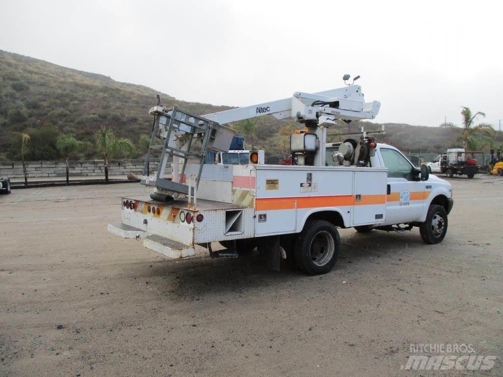Ford F-550 Plataformas aéreas montadas em camião
