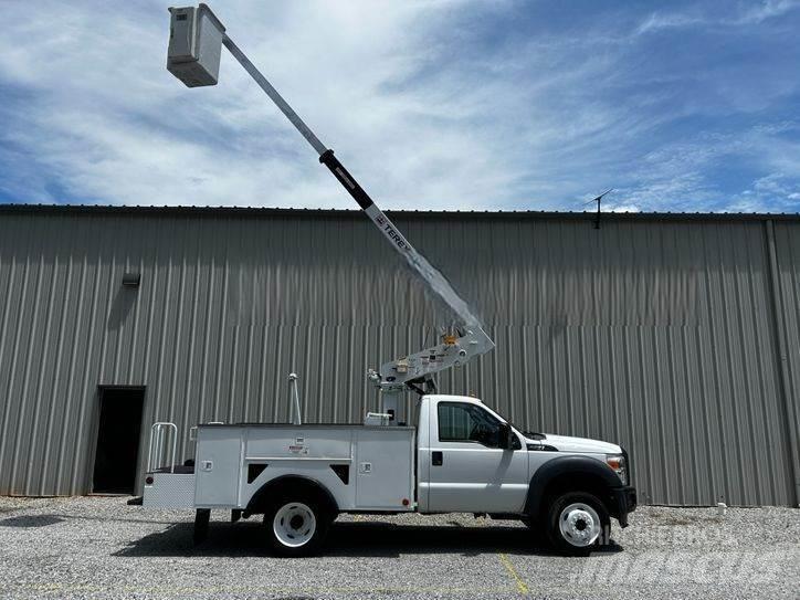 Ford F-550 Plataformas aéreas montadas em camião