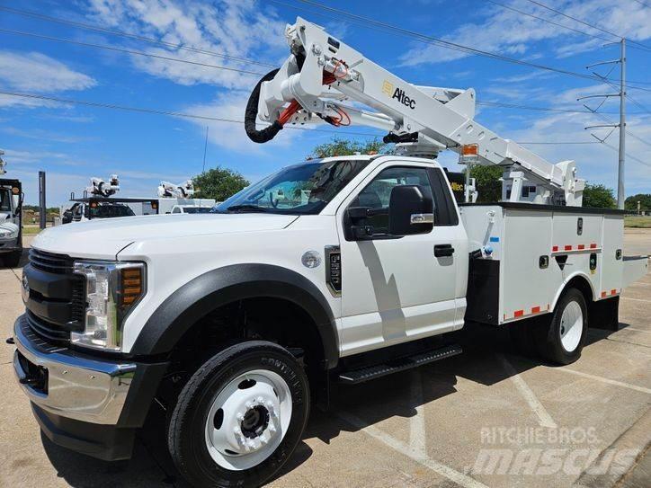 Ford F-550 Plataformas aéreas montadas em camião