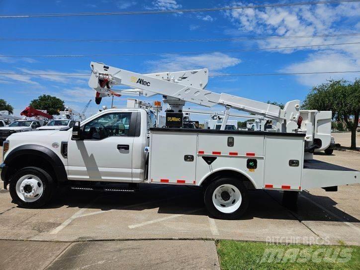Ford F-550 Plataformas aéreas montadas em camião