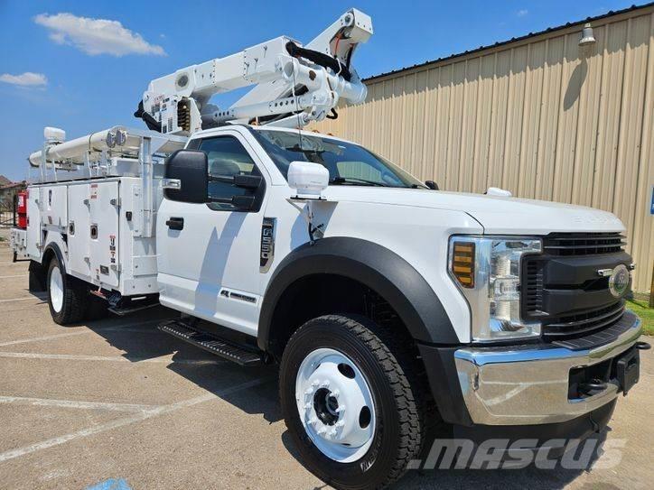 Ford F-550 Plataformas aéreas montadas em camião