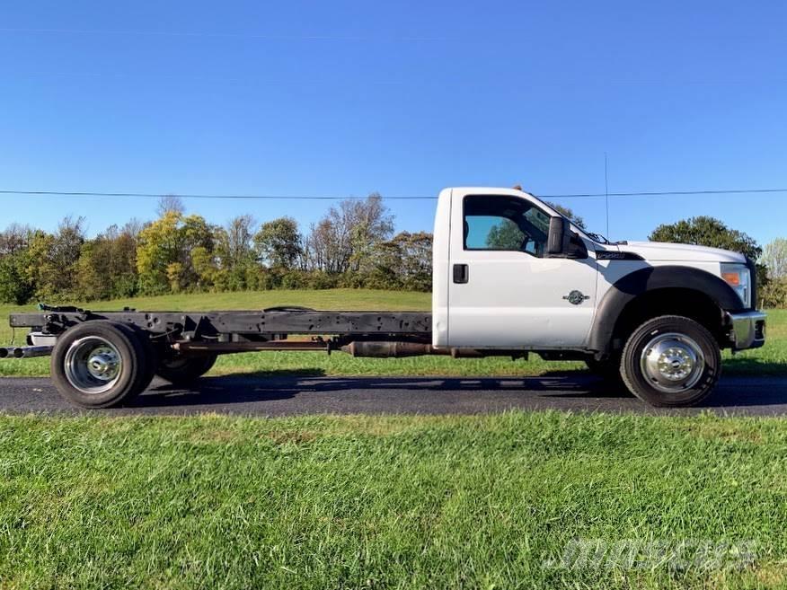 Ford F-550 Camiões de chassis e cabine