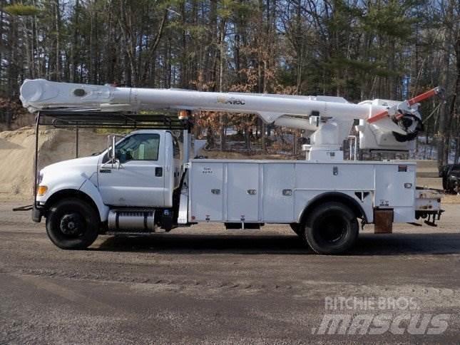 Ford F-750 Plataformas aéreas montadas em camião