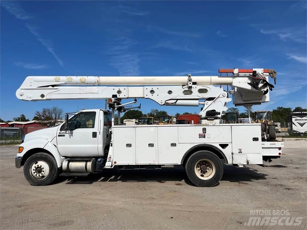 Ford F-750 Plataformas aéreas montadas em camião