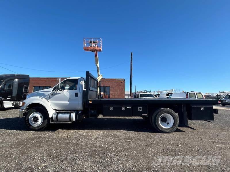 Ford F-750 Camiões estrado/caixa aberta