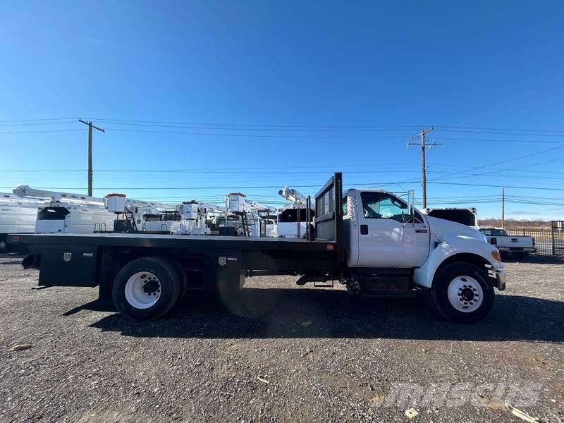 Ford F-750 Camiões estrado/caixa aberta