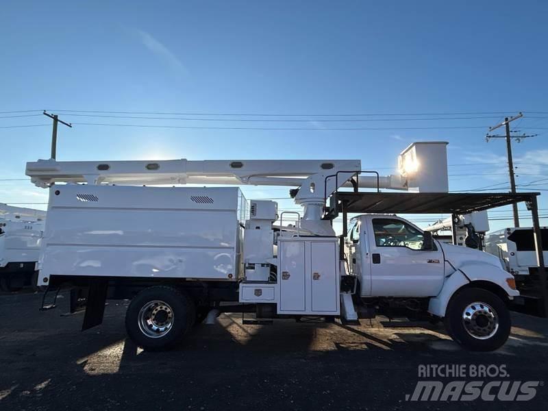 Ford F-750 Plataformas aéreas montadas em camião