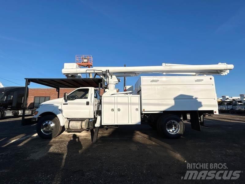 Ford F-750 Plataformas aéreas montadas em camião