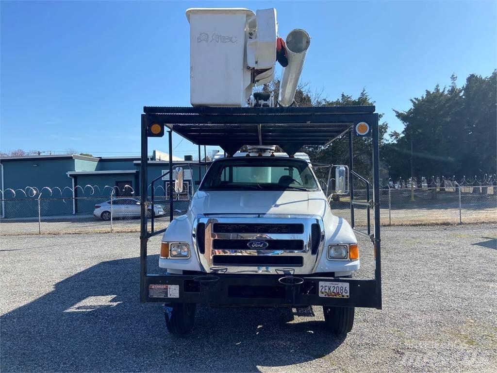 Ford F-750 Plataformas aéreas montadas em camião