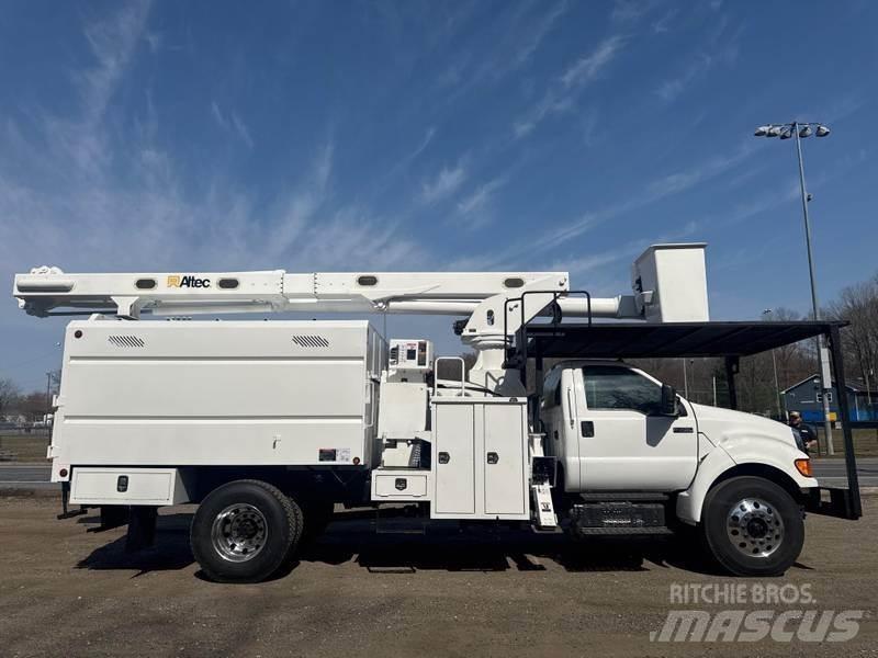 Ford F-750 Plataformas aéreas montadas em camião