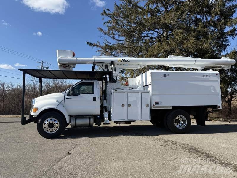Ford F-750 Plataformas aéreas montadas em camião