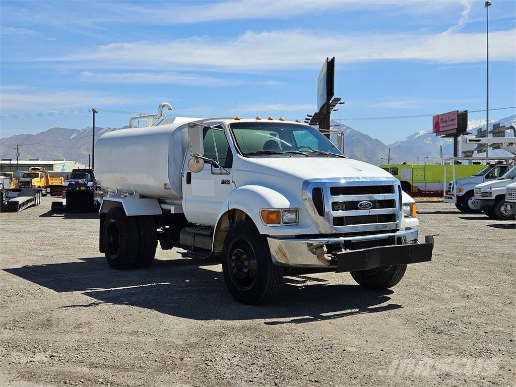 Ford F-750 Camiões-cisterna