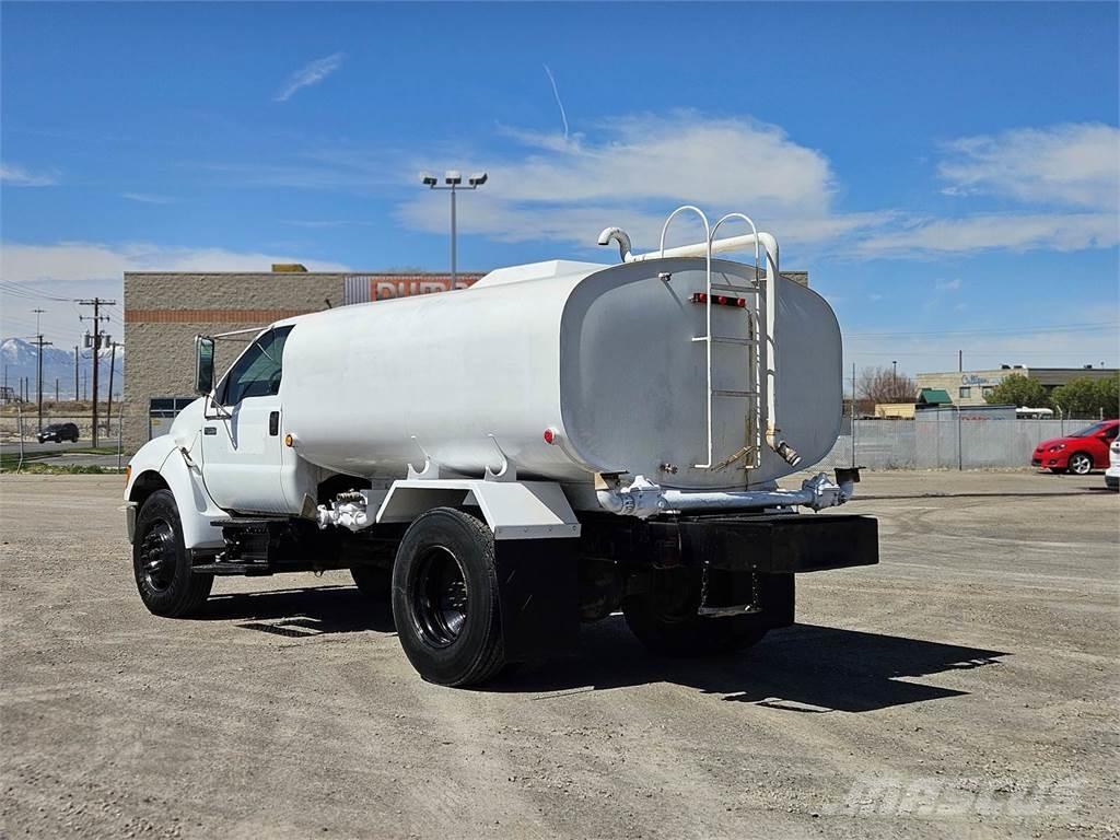 Ford F-750 Camiões-cisterna