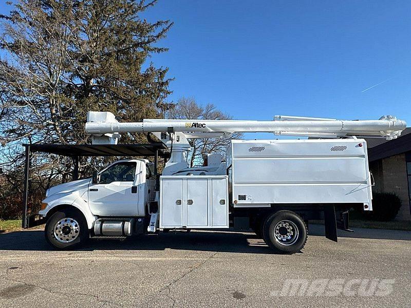 Ford F-750 Plataformas aéreas montadas em camião