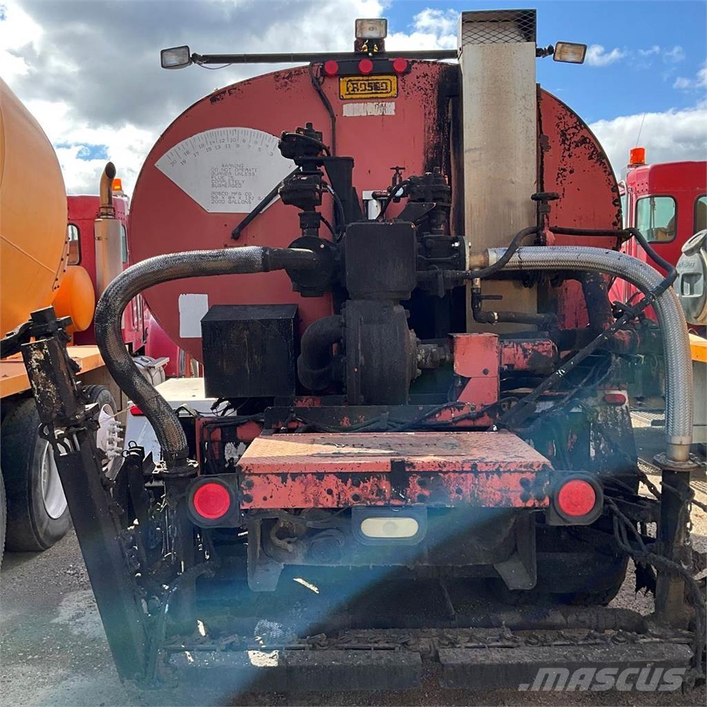 Ford F-800 Camiões-cisterna