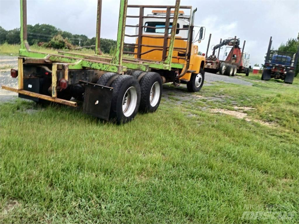 Ford L8000 Caminhões de transporte de troncos