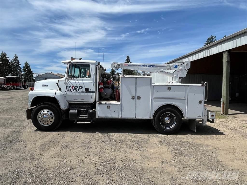 Ford L8000 Camiões Municipais / Uso Geral