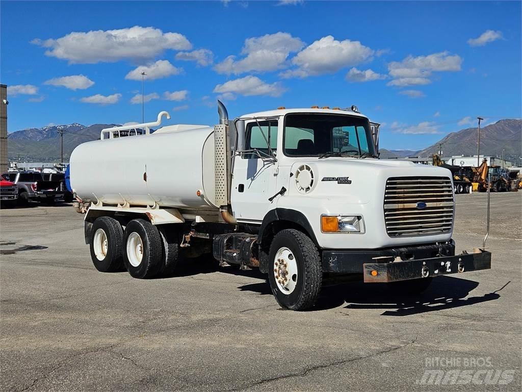 Ford L9000 Camiões-cisterna