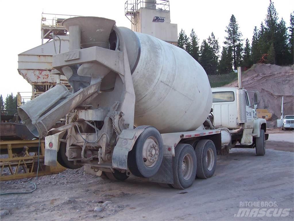 Ford LT9000 Caminhões de betonagem