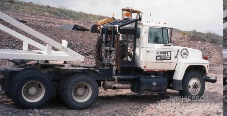 Ford LT9000 Camiões de guincho/estrado
