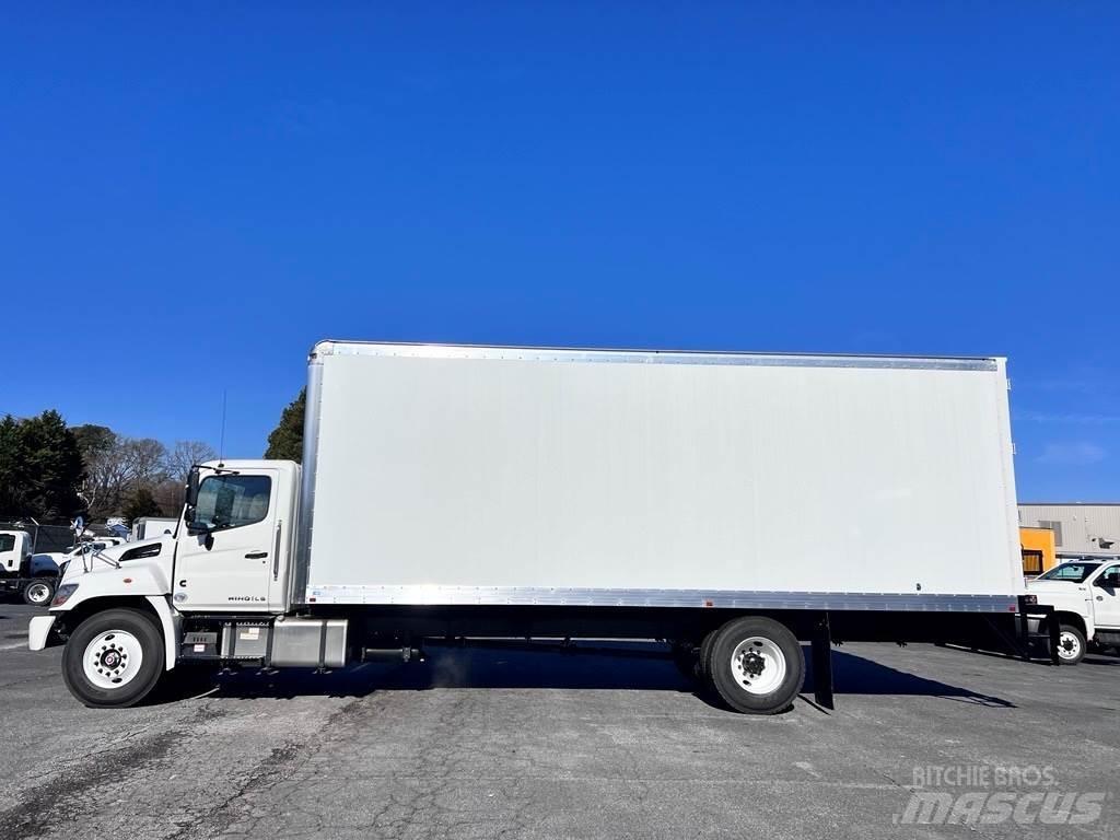 Hino L6 Caminhões de caixa fechada