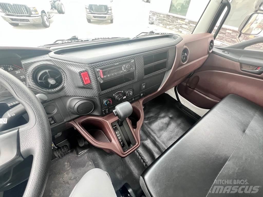 Hino L6 Caminhões de caixa fechada