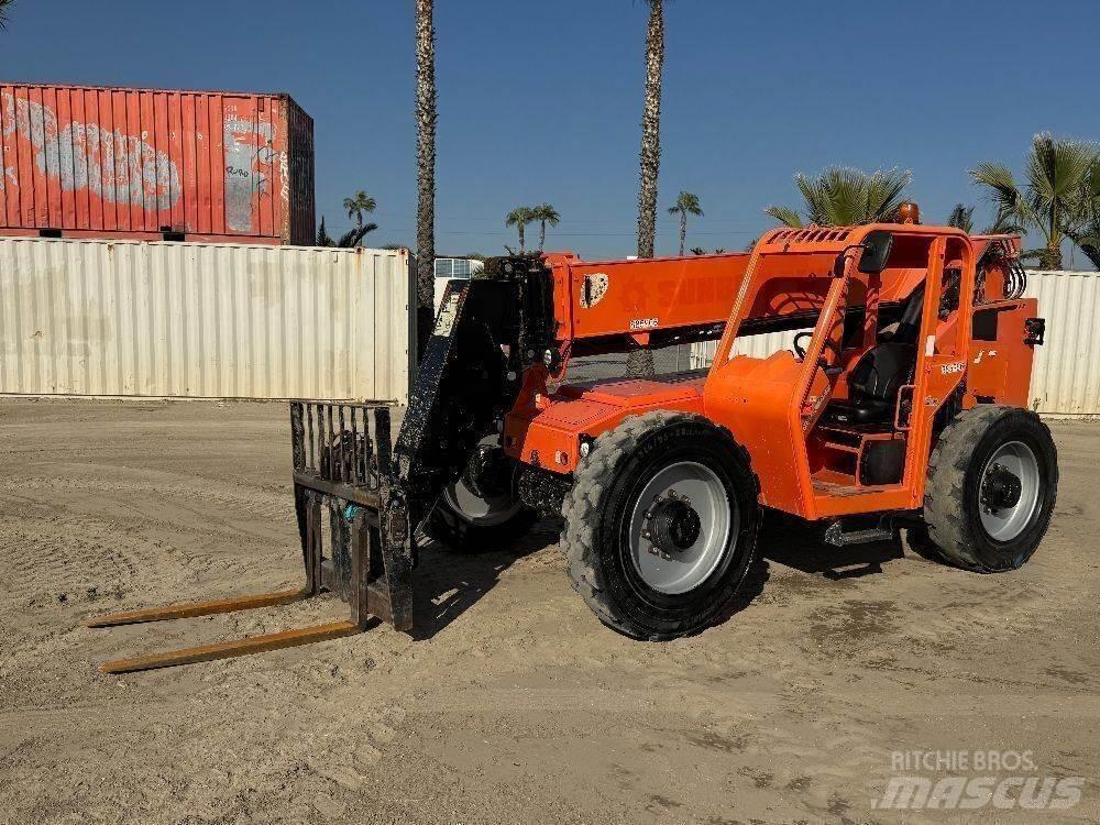 JLG 8042 Manipulador telescópico