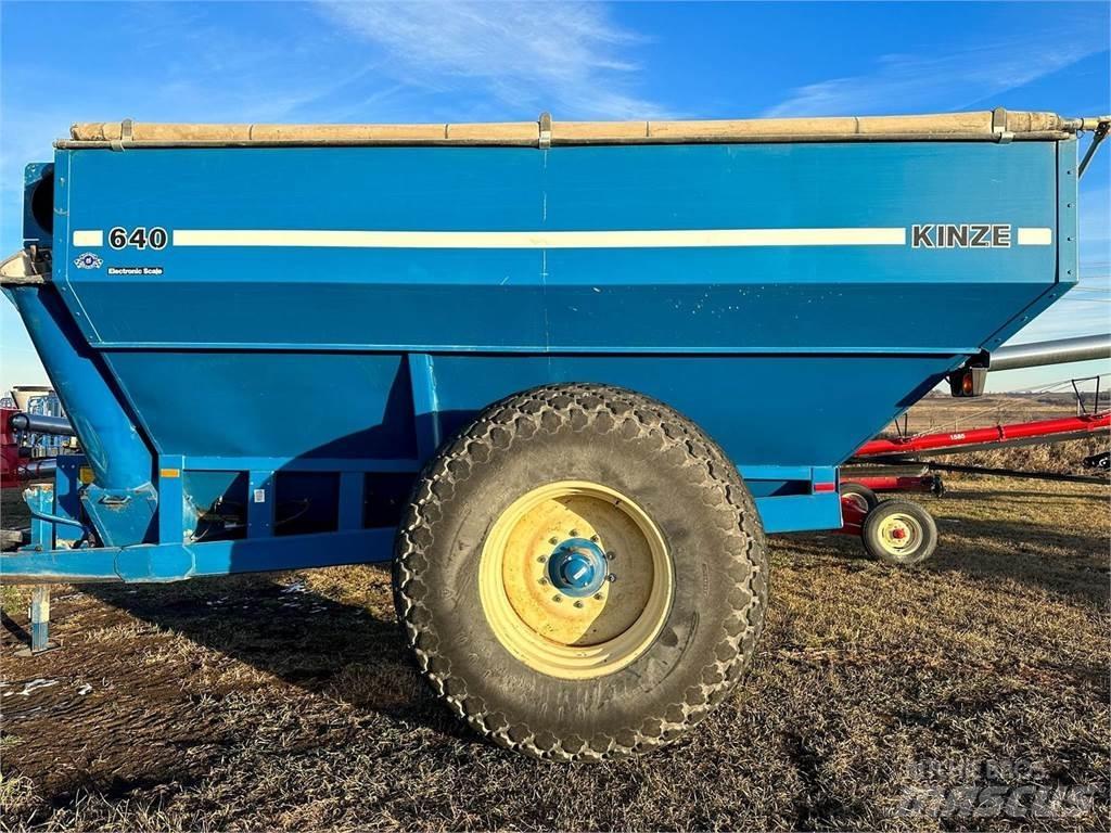 Kinze 640 Carrinhos de grão