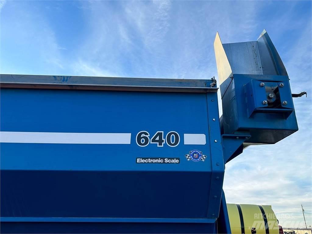 Kinze 640 Carrinhos de grão