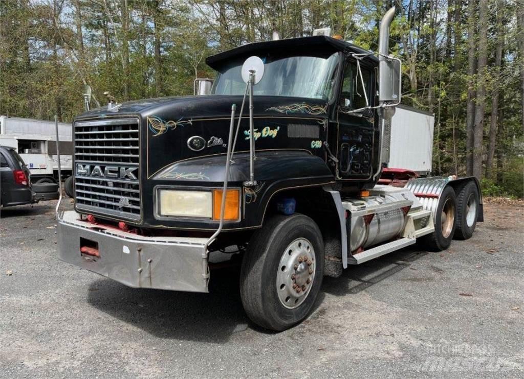 Mack CL733 Cavalos Mecânicos