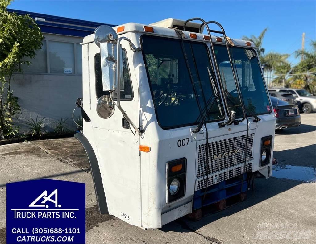Mack LE613 Transportes - Outros
