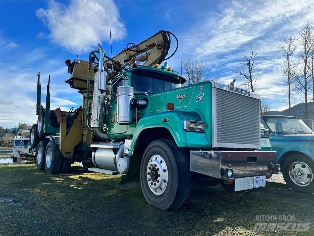 Mack RW700 Caminhões de transporte de troncos