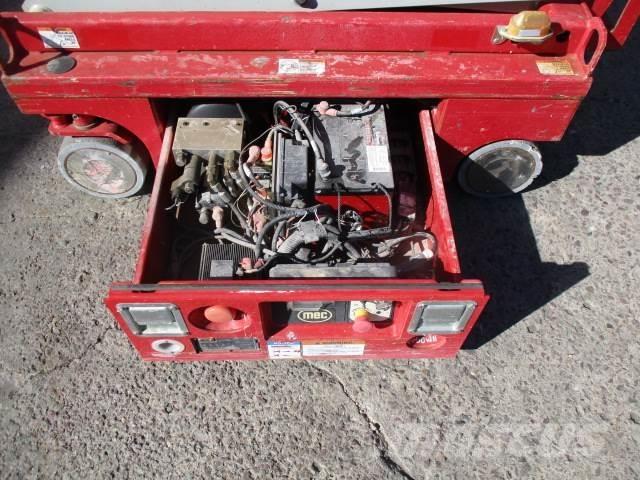 MEC 1330SE Elevadores de tesoura