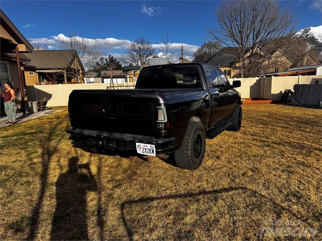 RAM 1500 Pick up de caixa aberta