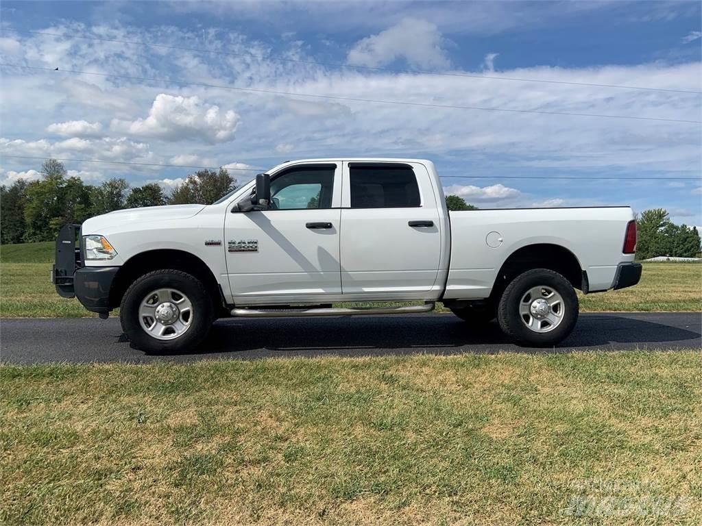 RAM 2500 Pick up de caixa aberta