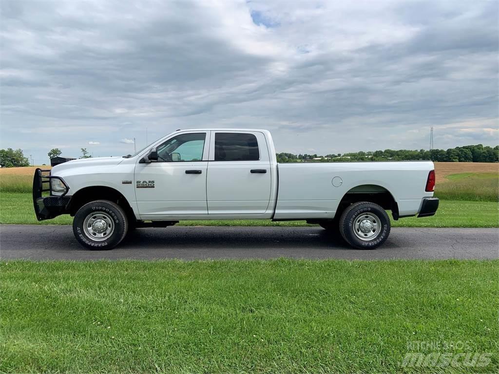 RAM 2500 Pick up de caixa aberta