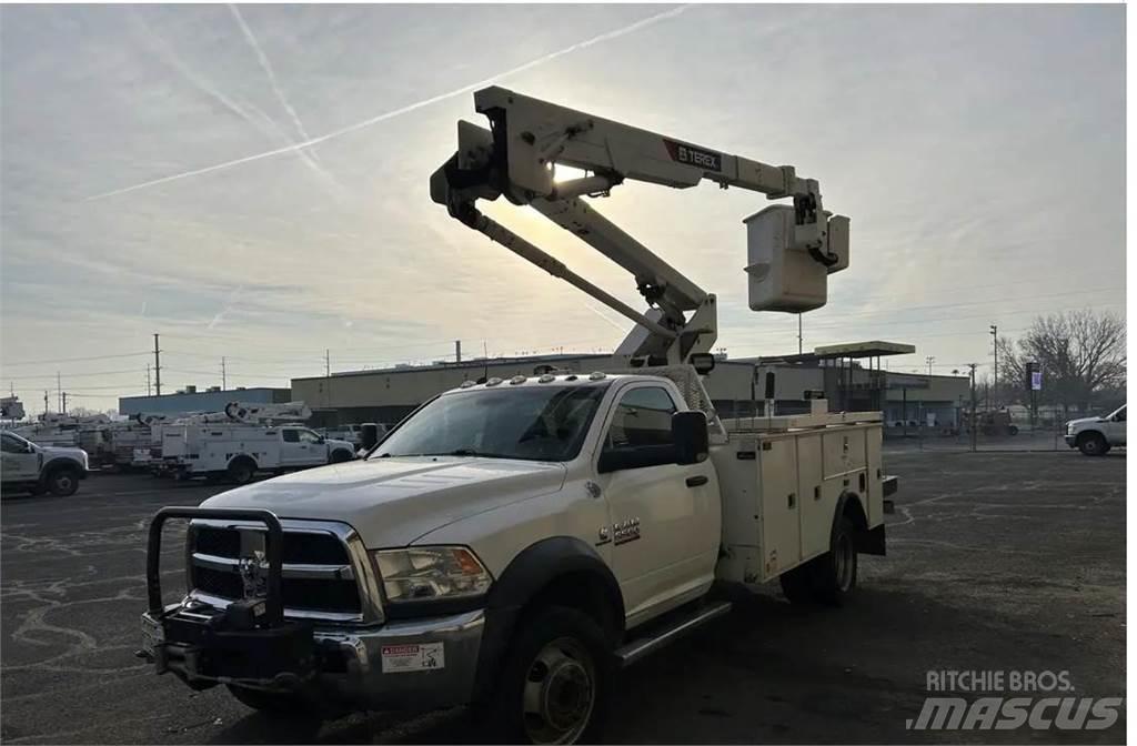 RAM 5500 Plataformas aéreas montadas em camião