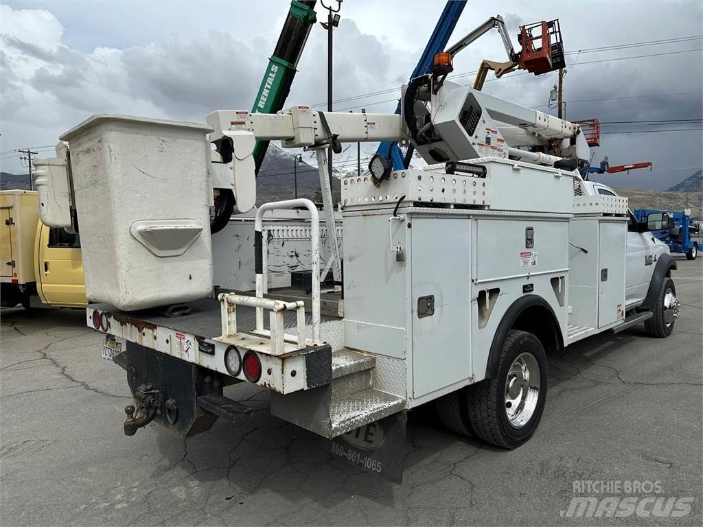 RAM 5500 Plataformas aéreas montadas em camião