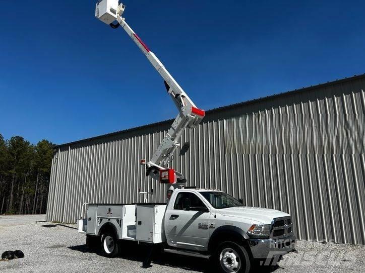 RAM 5500 Plataformas aéreas montadas em camião