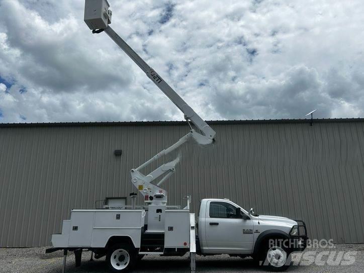 RAM 5500 Plataformas aéreas montadas em camião