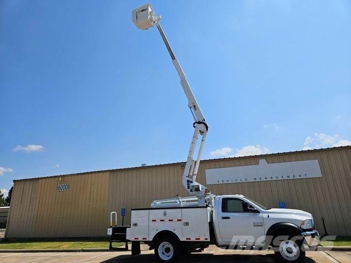 RAM 5500 Plataformas aéreas montadas em camião